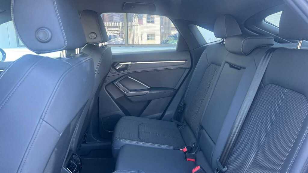 Audi Q3 35 Tfsi S Line S Tronic 2023 YW23HZV Grey #3