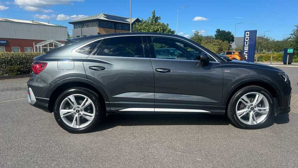 Audi Q3 35 Tfsi S Line S Tronic 2023 YW23HZV Grey #4