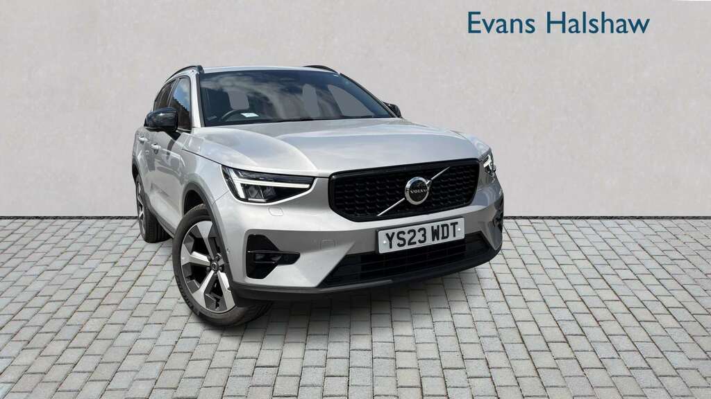 Volvo XC40 2.0 B4p Ultimate Dark 2023 Silver