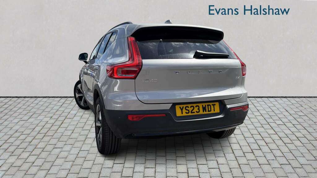 Volvo XC40 2.0 B4p Ultimate Dark 2023 Silver #2