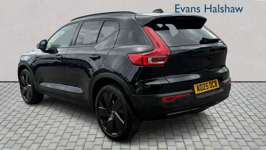 Volvo XC40 2.0 B4p Plus Black Edition 2025 Black