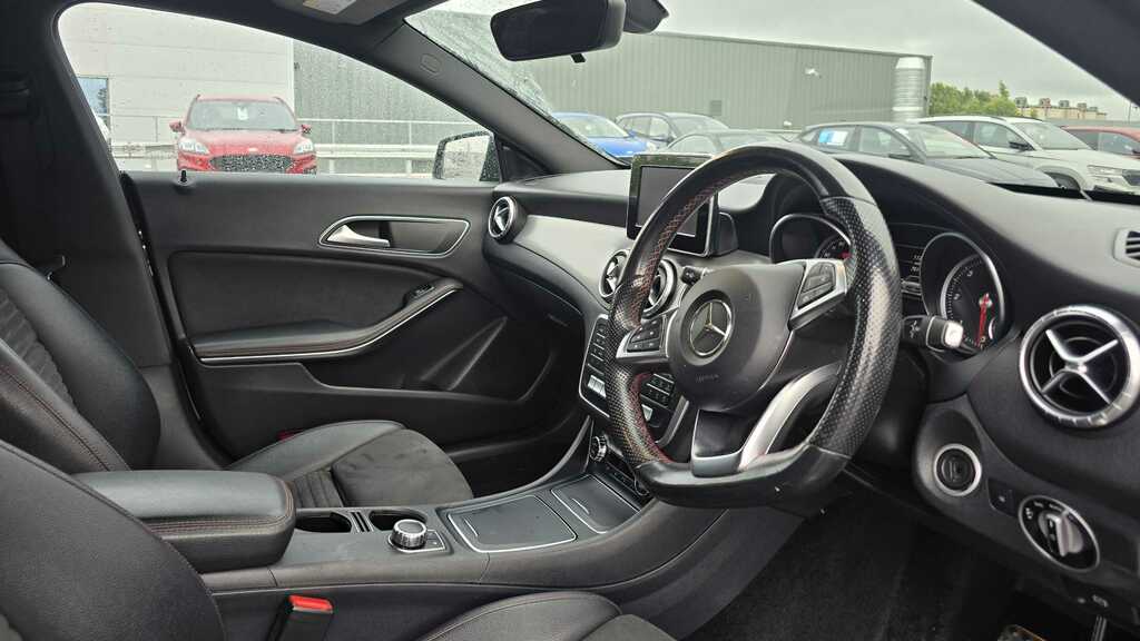 Mercedes-Benz CLA Class 220D Amg Line 4Matic Tip 2016 Black #5
