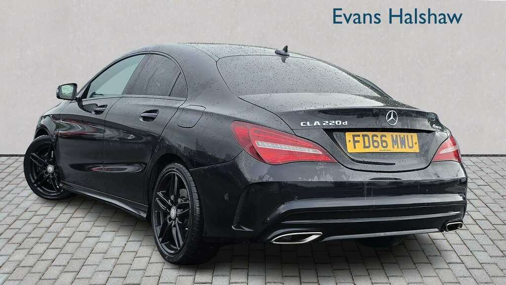 Mercedes-Benz CLA Class 220D Amg Line 4Matic Tip 2016 Black #2