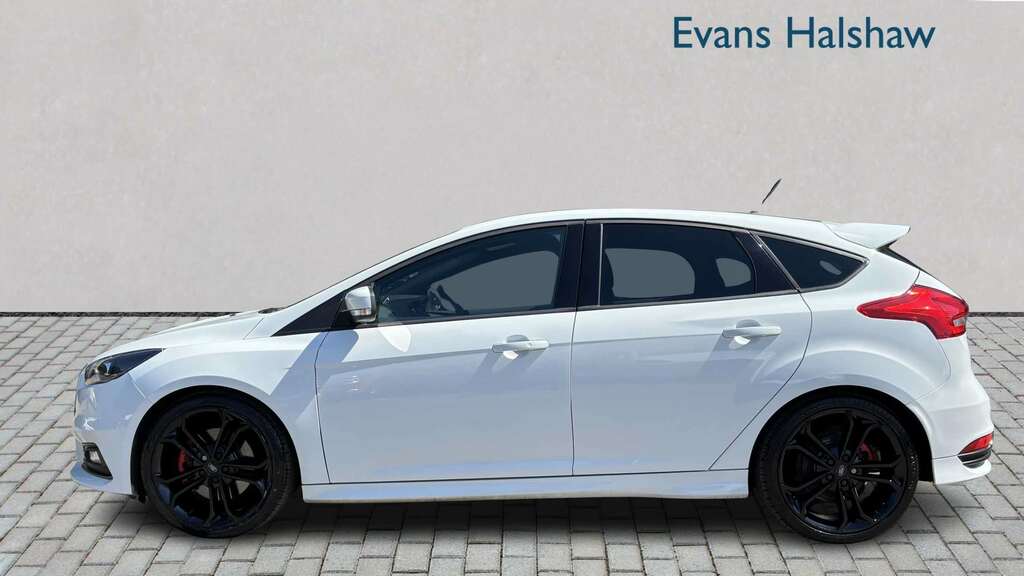 Ford Focus 2.0 Tdci 185 St-3 Navigation 2018 White #3