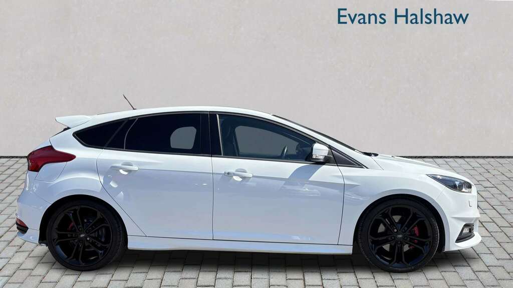Ford Focus 2.0 Tdci 185 St-3 Navigation 2018 White #5