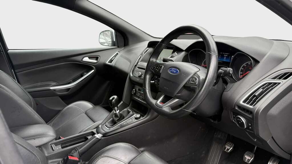 Ford Focus 2.0 Tdci 185 St-3 Navigation 2018 White #5