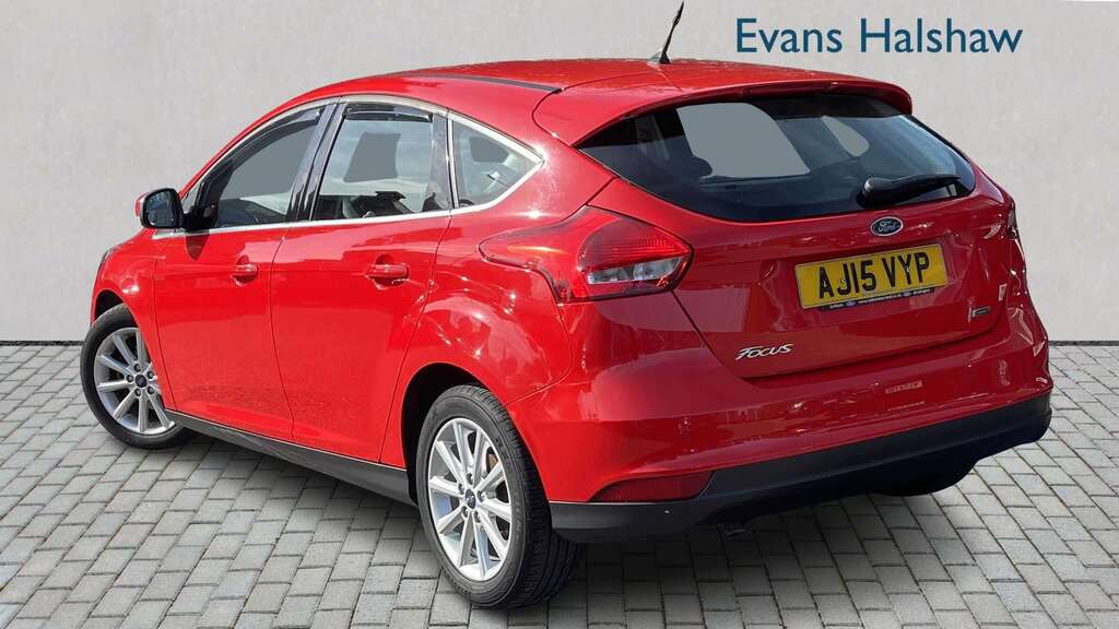 Ford Focus Estate Titanium Non Local Svp 1.0T Ecoboost 125Ps Silver #2