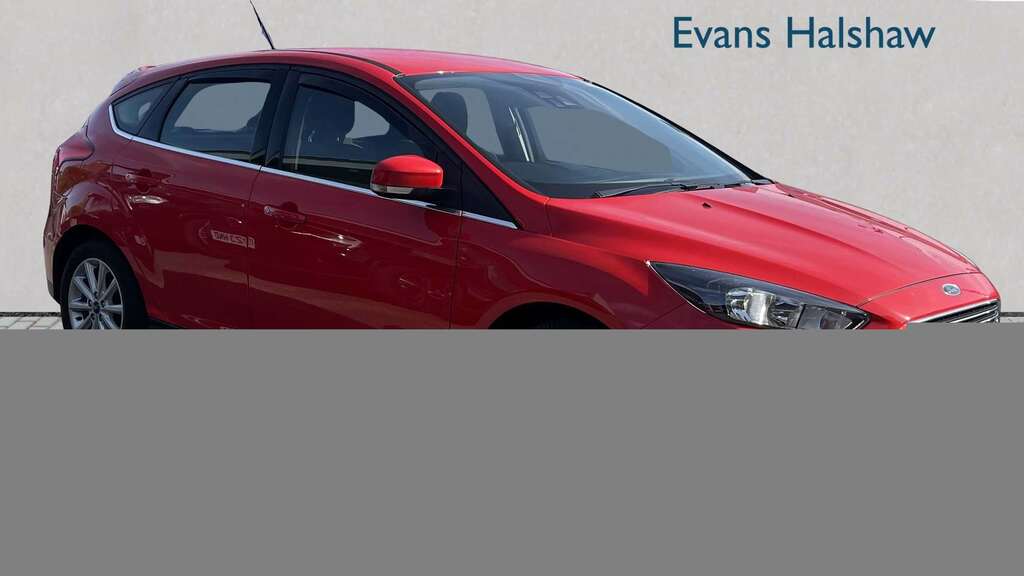 Ford Focus Estate Titanium Non Local Svp 1.0T Ecoboost 125Ps Silver #1