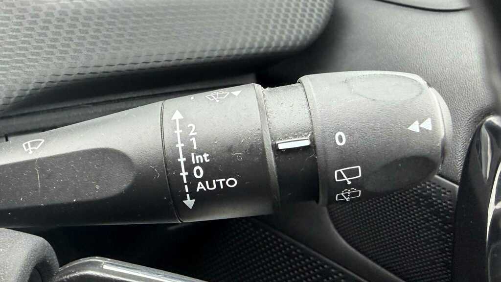 Peugeot 2008 1.2 Puretech Allure Premium Suv  #16