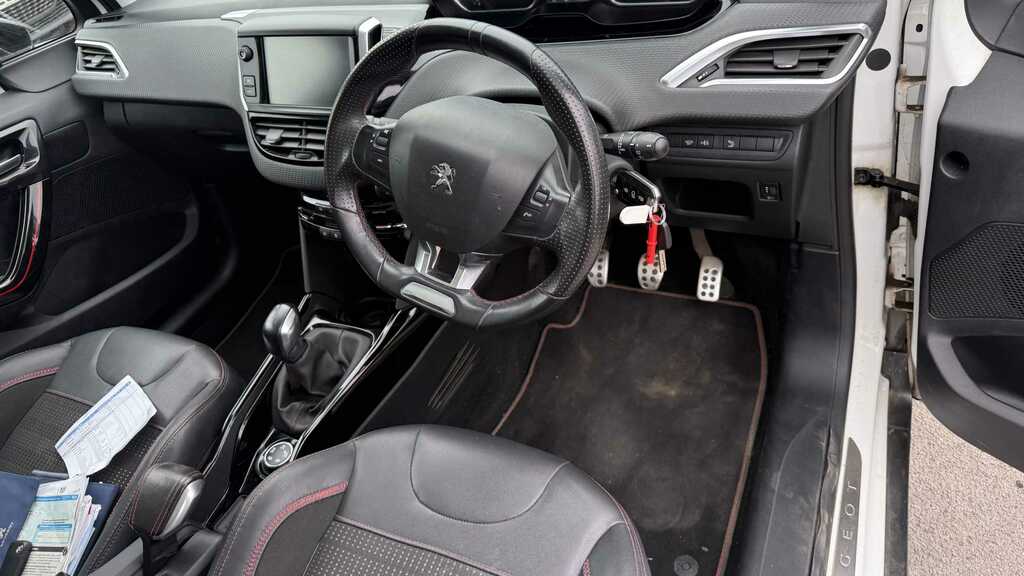 Peugeot 2008 1.2 Puretech Allure Premium Suv  #12