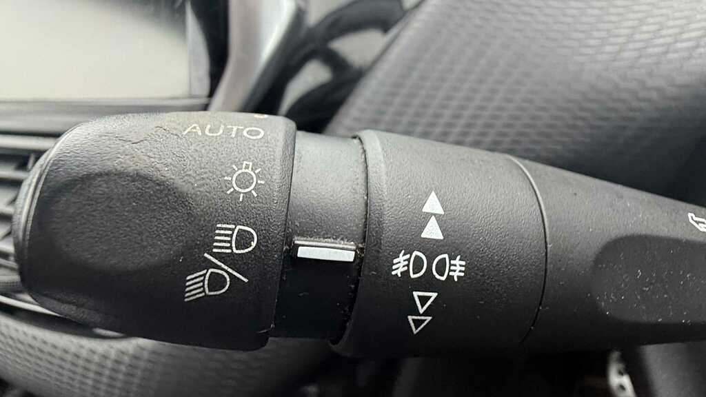Peugeot 2008 1.2 Puretech Allure Premium Suv  #17