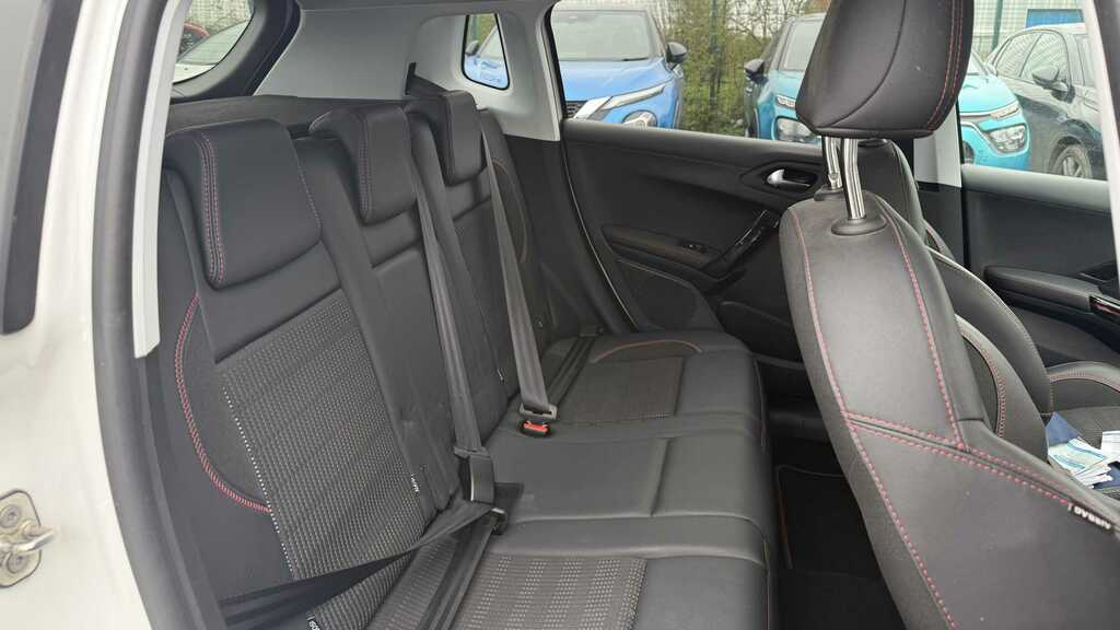 Peugeot 2008 1.2 Puretech Allure Premium Suv  #10