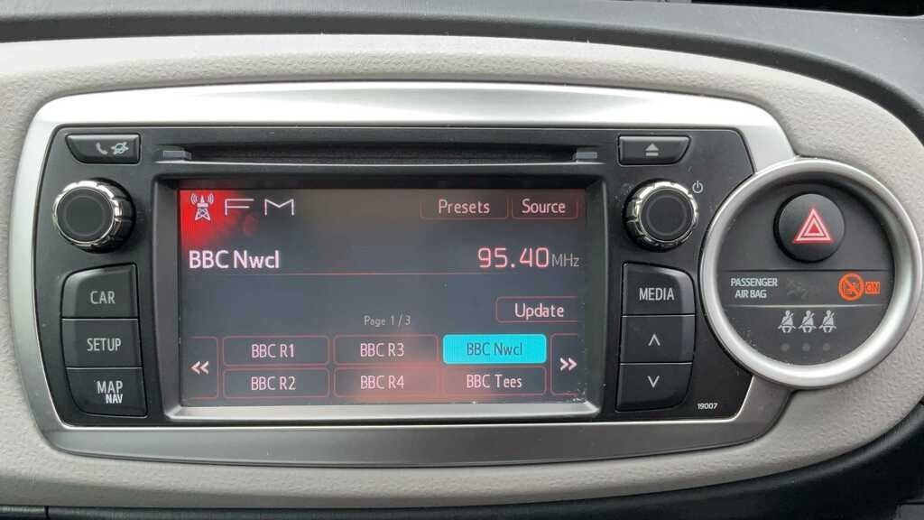 Toyota Yaris Hatchback 1.33 Dual Vvt-i Tr Multidrive S Euro 5 5 Grey #13