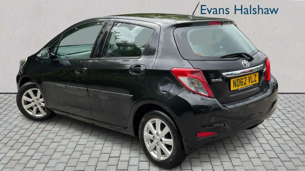 Toyota Yaris Hatchback 1.33 Dual Vvt-i Tr Multidrive S Euro 5 5 Grey #2