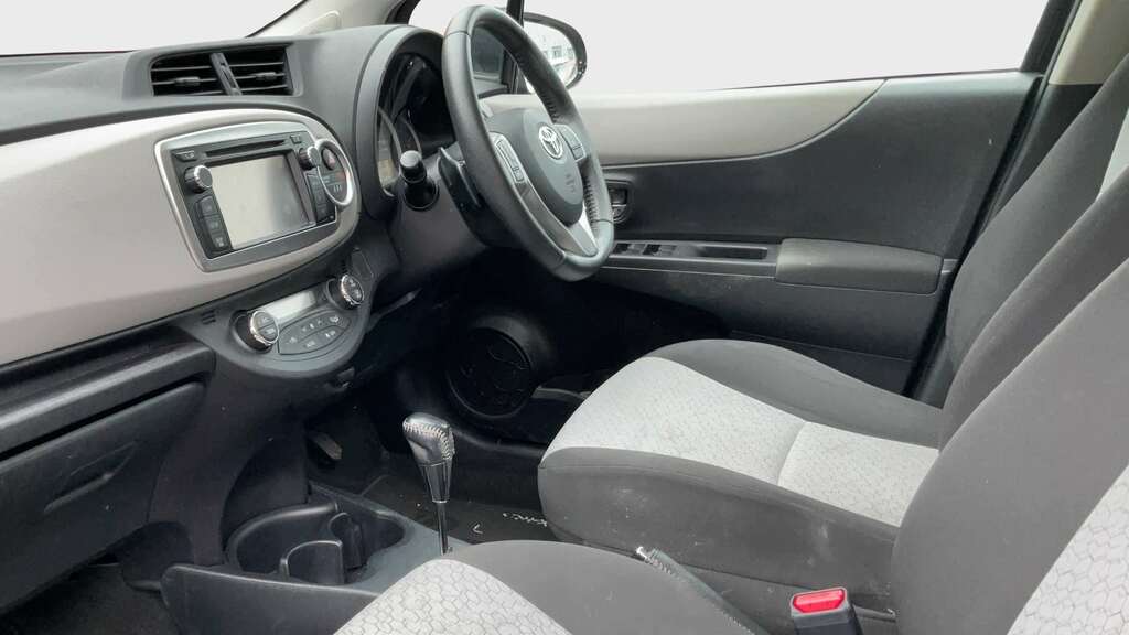Toyota Yaris Hatchback 1.33 Dual Vvt-i Tr Multidrive S Euro 5 5 Grey #10