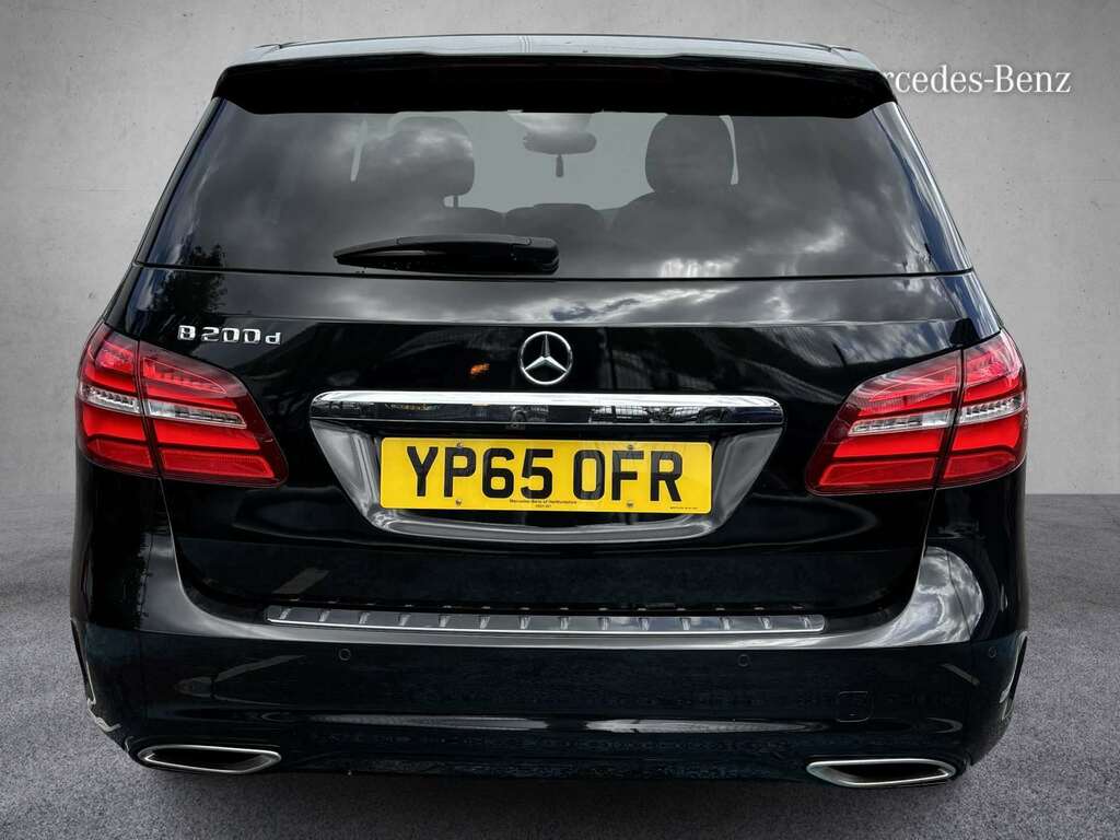 Mercedes-Benz B Class B200d Amg Line Premium Plus 2015 Black #4