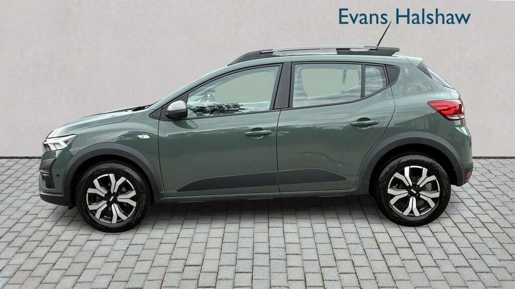 Dacia Sandero Stepway 1.0 Tce Journey 2023 Green #3