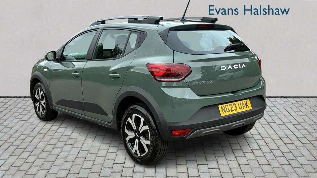 Dacia Sandero Stepway 1.0 Tce Journey 2023 Green #4