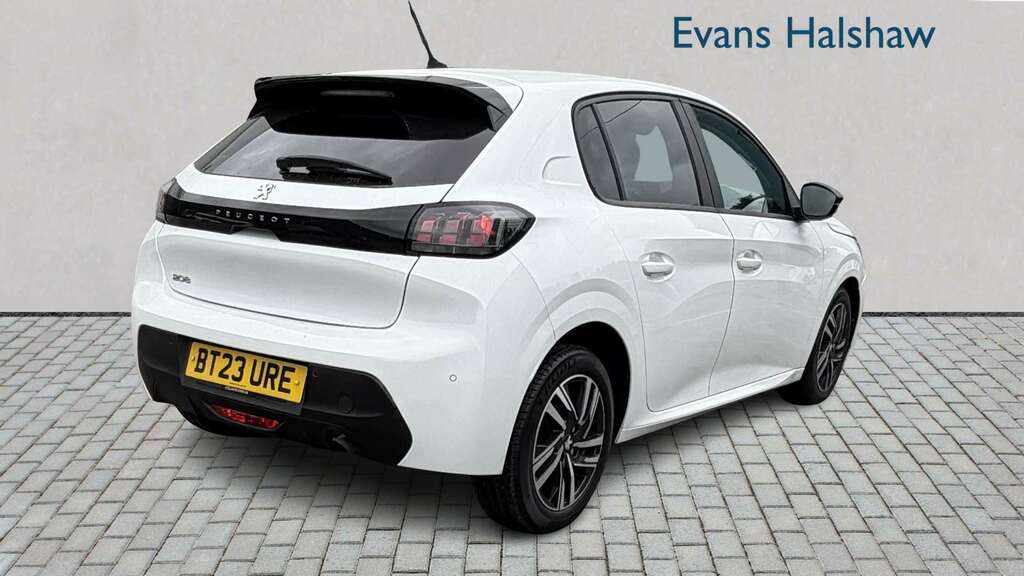Peugeot 208 1.2 Puretech 100 Active Premium 2023 BT23URE White #4