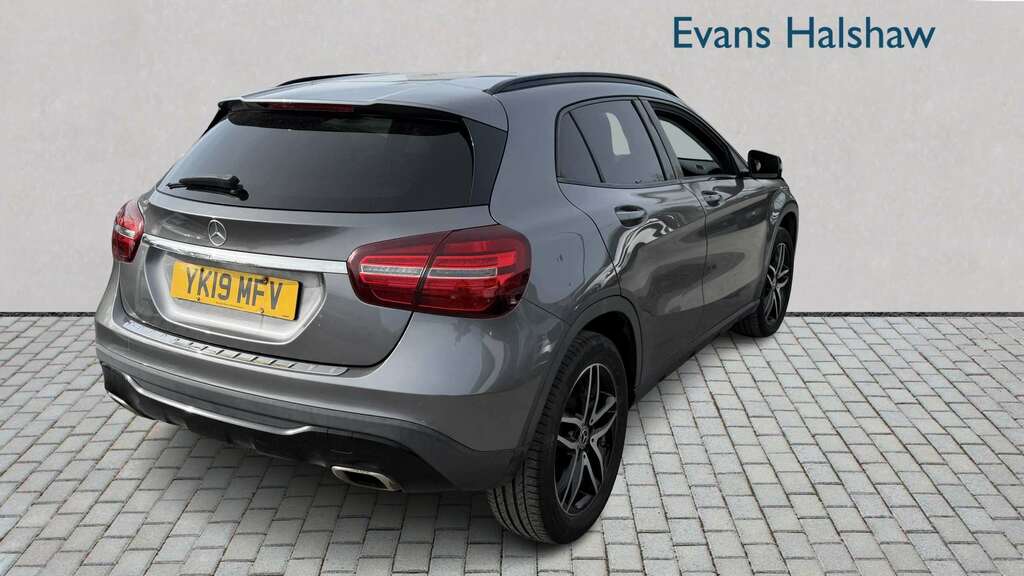 Mercedes-Benz GLA Class 180 Urban Edition 2019 Grey #6