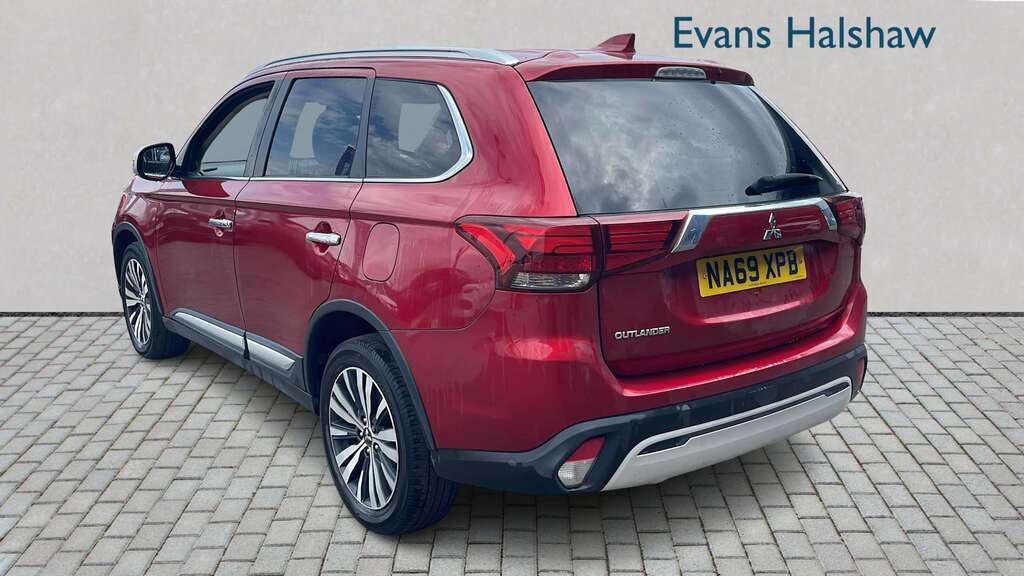 Mitsubishi Outlander 2.0 Design Cvt 2020 Red #2