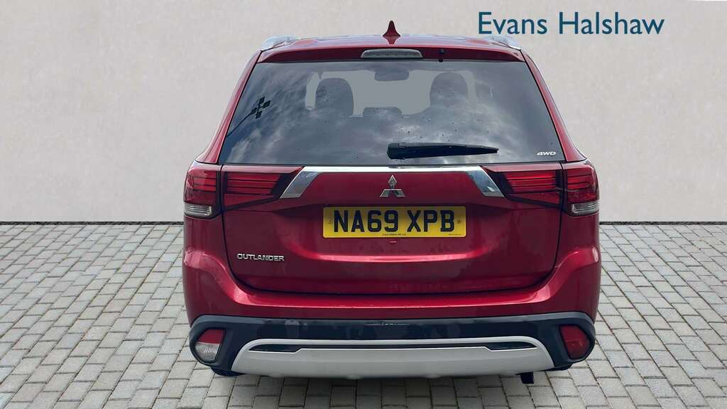 Mitsubishi Outlander 2.0 Design Cvt 2020 Red #3