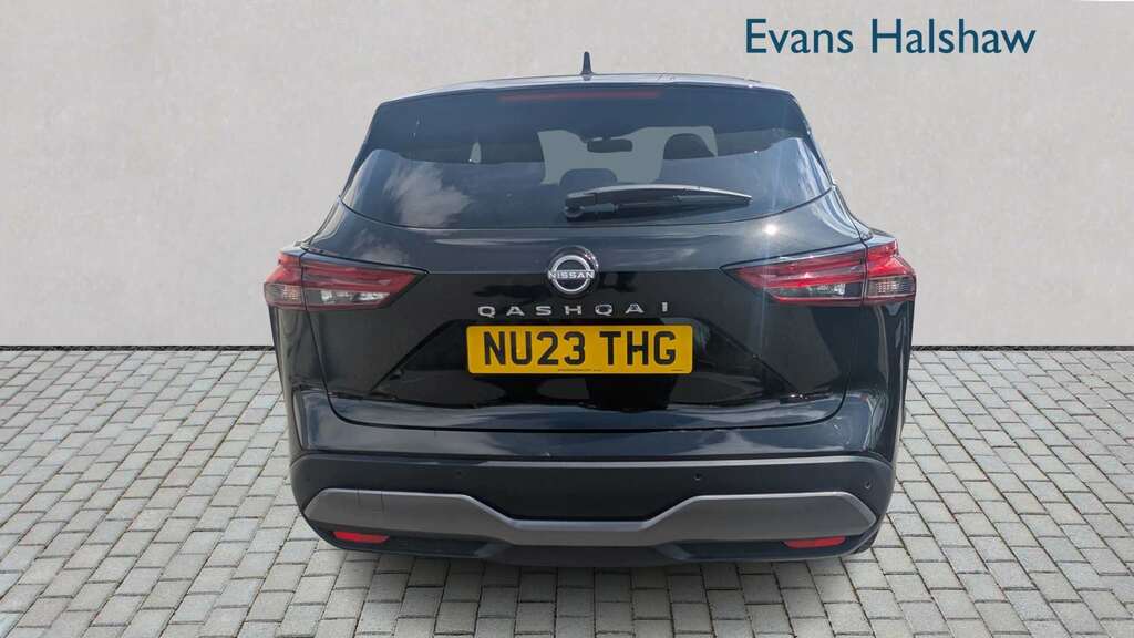 Nissan Qashqai 1.3 Dig-t Mh N-connecta 2023 NU23THG Black #4