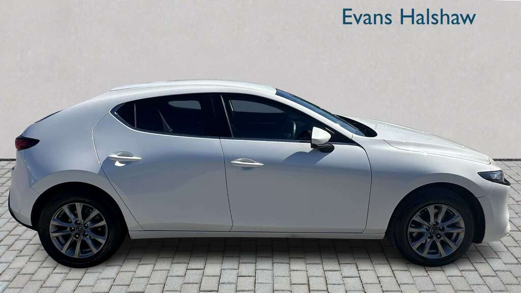 Mazda 3 2.5 E-skyactiv G Mhev 140 Centre-line 2025 White #4