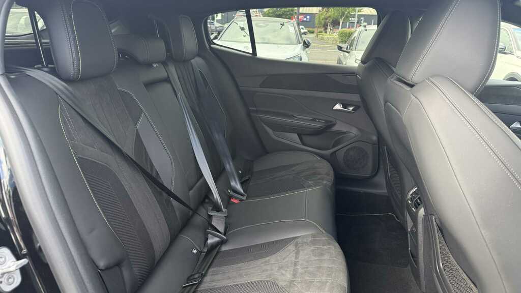 Peugeot 408 1.6 Plug-in Hybrid 225 Gt E-eat8 Black #10