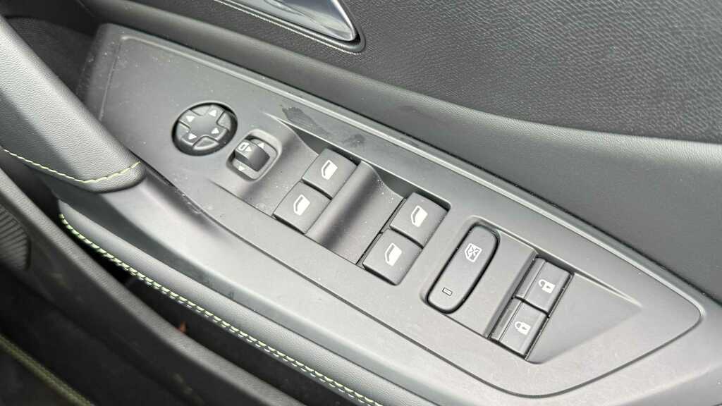 Peugeot 408 1.6 Plug-in Hybrid 225 Gt E-eat8 Black #20