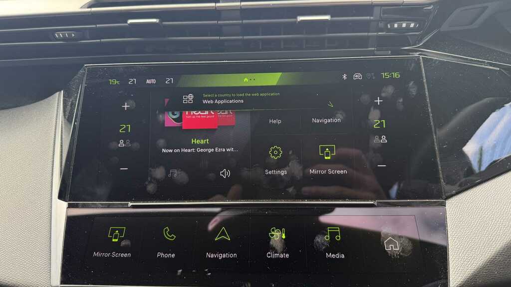 Peugeot 408 1.6 Plug-in Hybrid 225 Gt E-eat8 Black #23