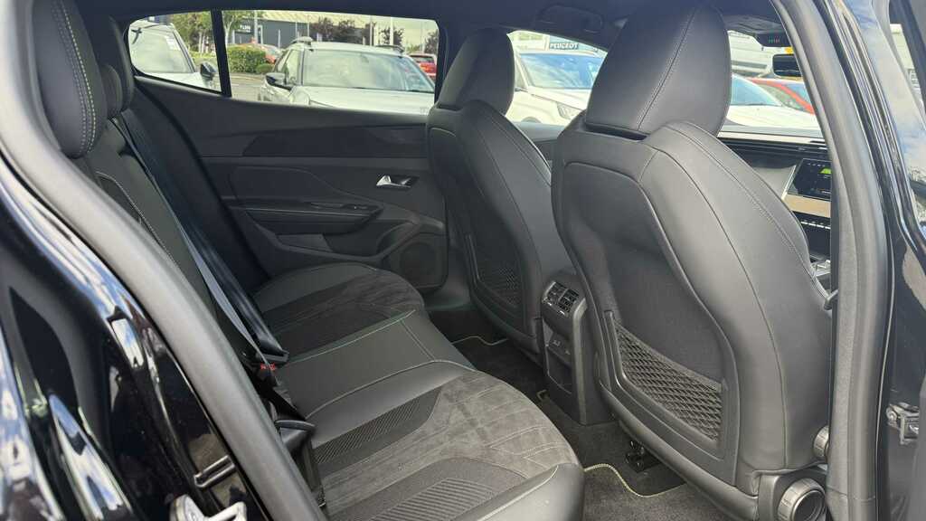 Peugeot 408 1.6 Plug-in Hybrid 225 Gt E-eat8 Black #11