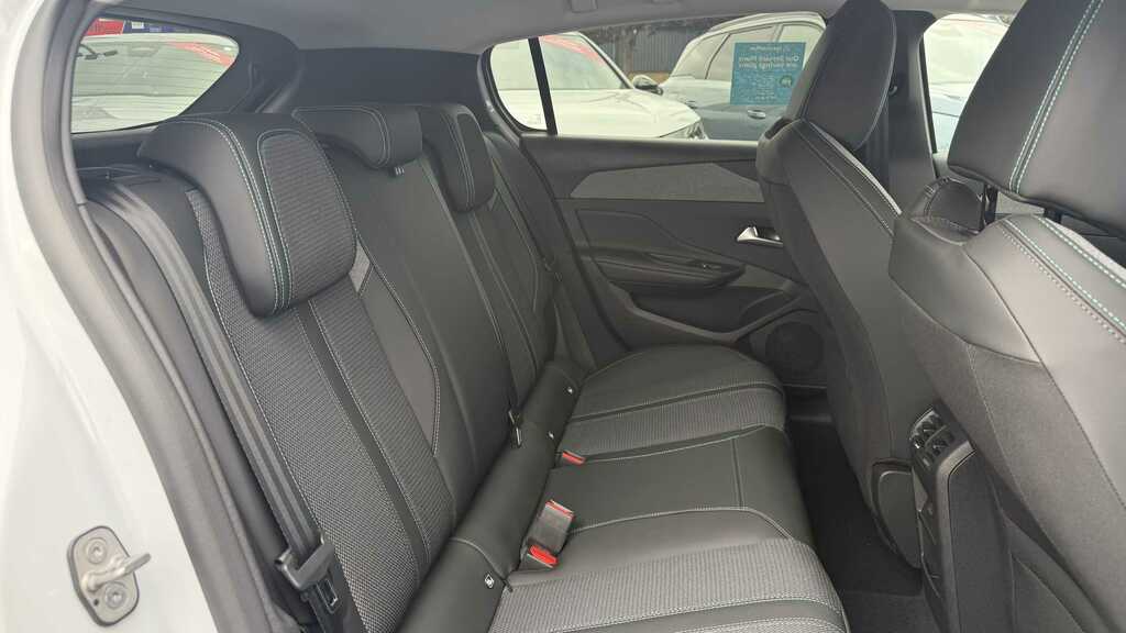 Peugeot 308 1.2 Hybrid 136 Allure E-dsc6 2026 White #10