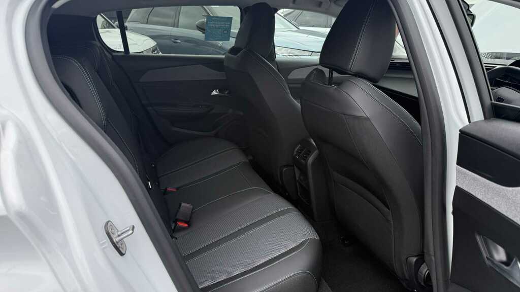 Peugeot 308 1.2 Hybrid 136 Allure E-dsc6 2026 White #11