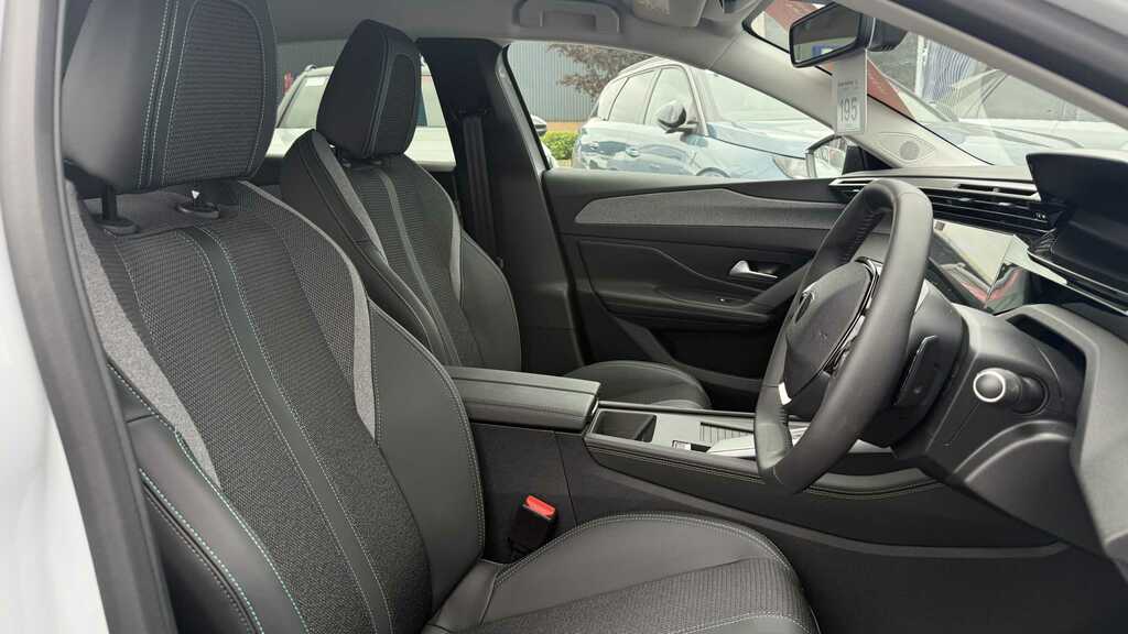 Peugeot 308 1.2 Hybrid 136 Allure E-dsc6 2026 White #13