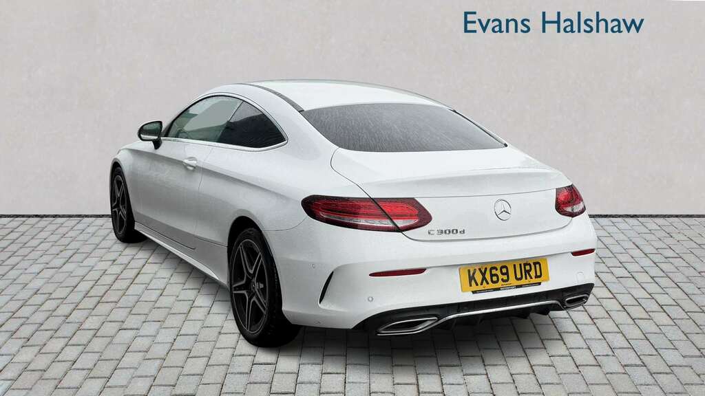 Mercedes-Benz C Class C300d Amg Line Premium 9G-tronic 2019 White #3