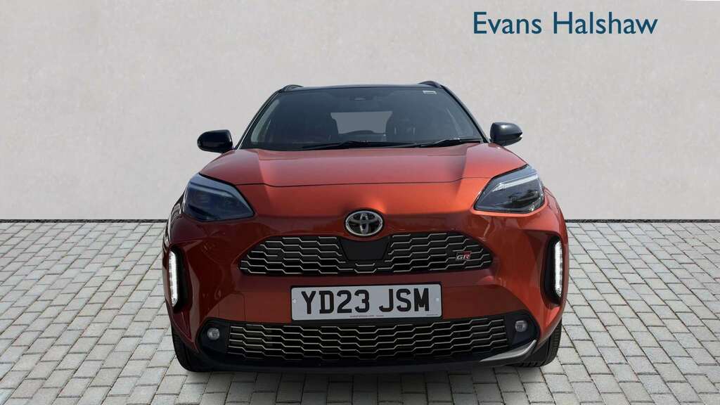 Toyota Yaris Cross 1.5 Hybrid Gr Sport Cvt 2023 Orange #2