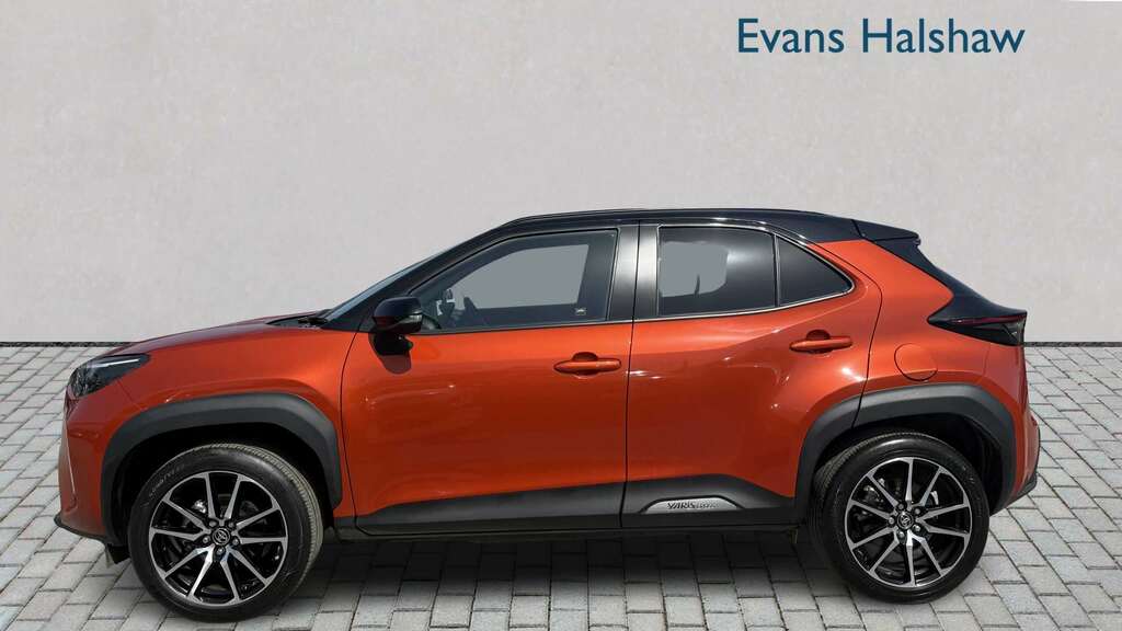 Toyota Yaris Cross 1.5 Hybrid Gr Sport Cvt 2023 Orange #4