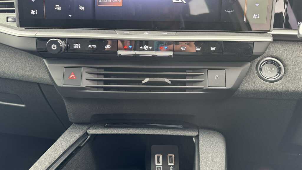 Vauxhall Grandland 1.2 Ultimate Suv Hybrid E Dct White #26
