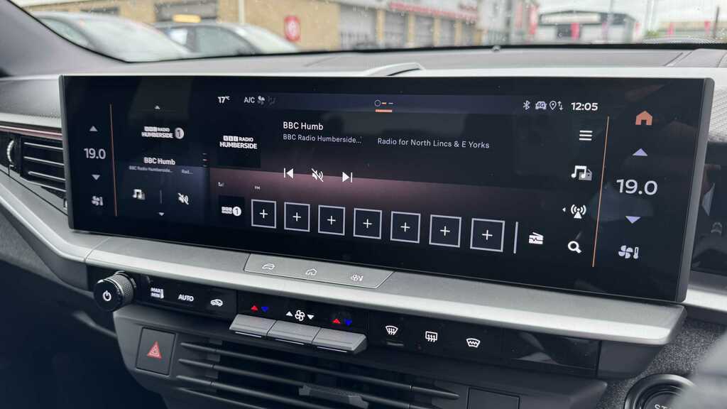 Vauxhall Grandland 1.2 Ultimate Suv Hybrid E Dct White #24