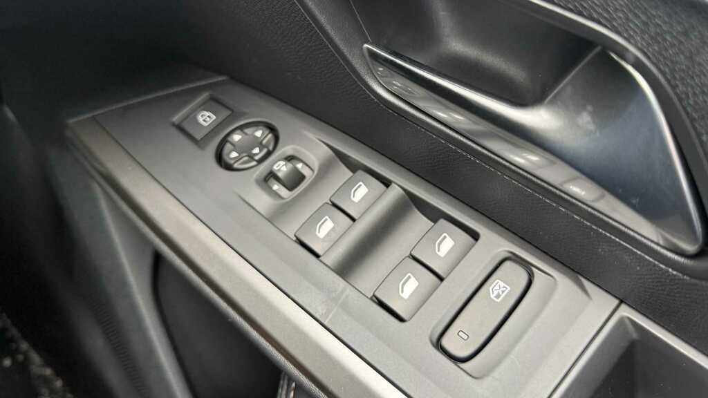 Peugeot 3008 1.2 Hybrid 145 Gt E-dsc6 Black #25