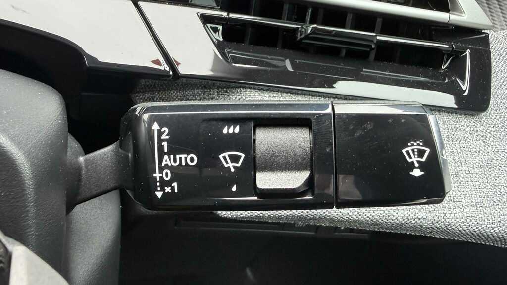 Peugeot 3008 1.2 Hybrid 145 Gt E-dsc6 Black #17