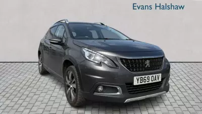 Peugeot 2008 1.2 Puretech Allure Premium Suv #1