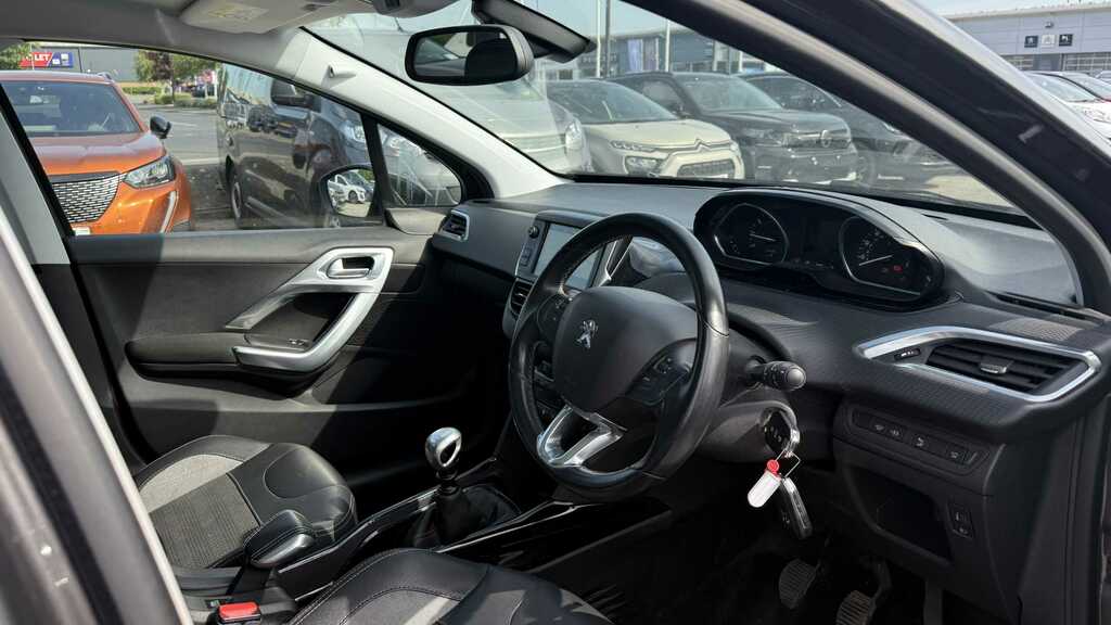 Peugeot 2008 1.2 Puretech Allure Premium Suv Grey #12