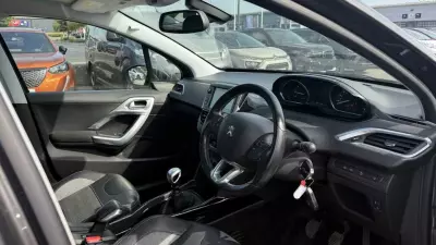 Peugeot 2008 1.2 Puretech Allure Premium Suv #12