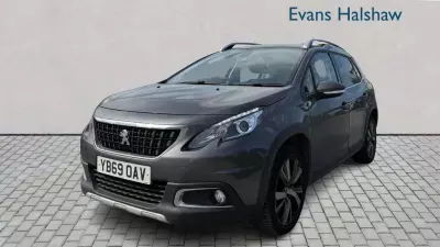 Peugeot 2008 1.2 Puretech Allure Premium Suv #3