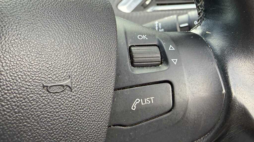 Peugeot 2008 1.2 Puretech Allure Premium Suv Grey #16