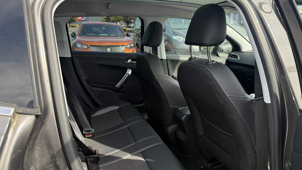 Peugeot 2008 1.2 Puretech Allure Premium Suv Grey #11