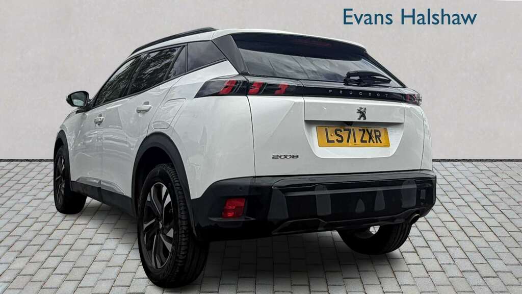 Peugeot 2008 1.2 Puretech Allure Premium Suv #4