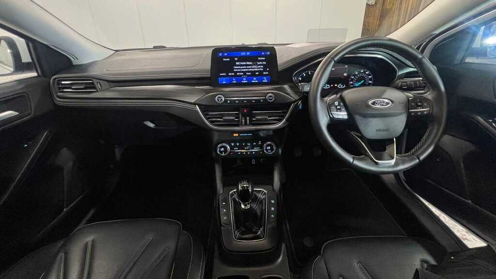 Ford Focus 1.5T Ecoboost Vignale Estate Euro White #26